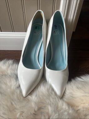 NEW !Women's White Patent Pointed-Toe Heels